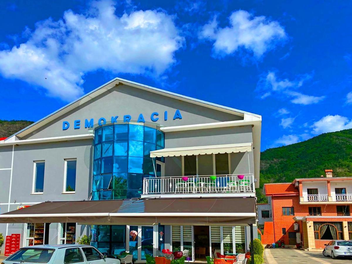 Hotel Demokracia Fushe-Arrez Exterior foto