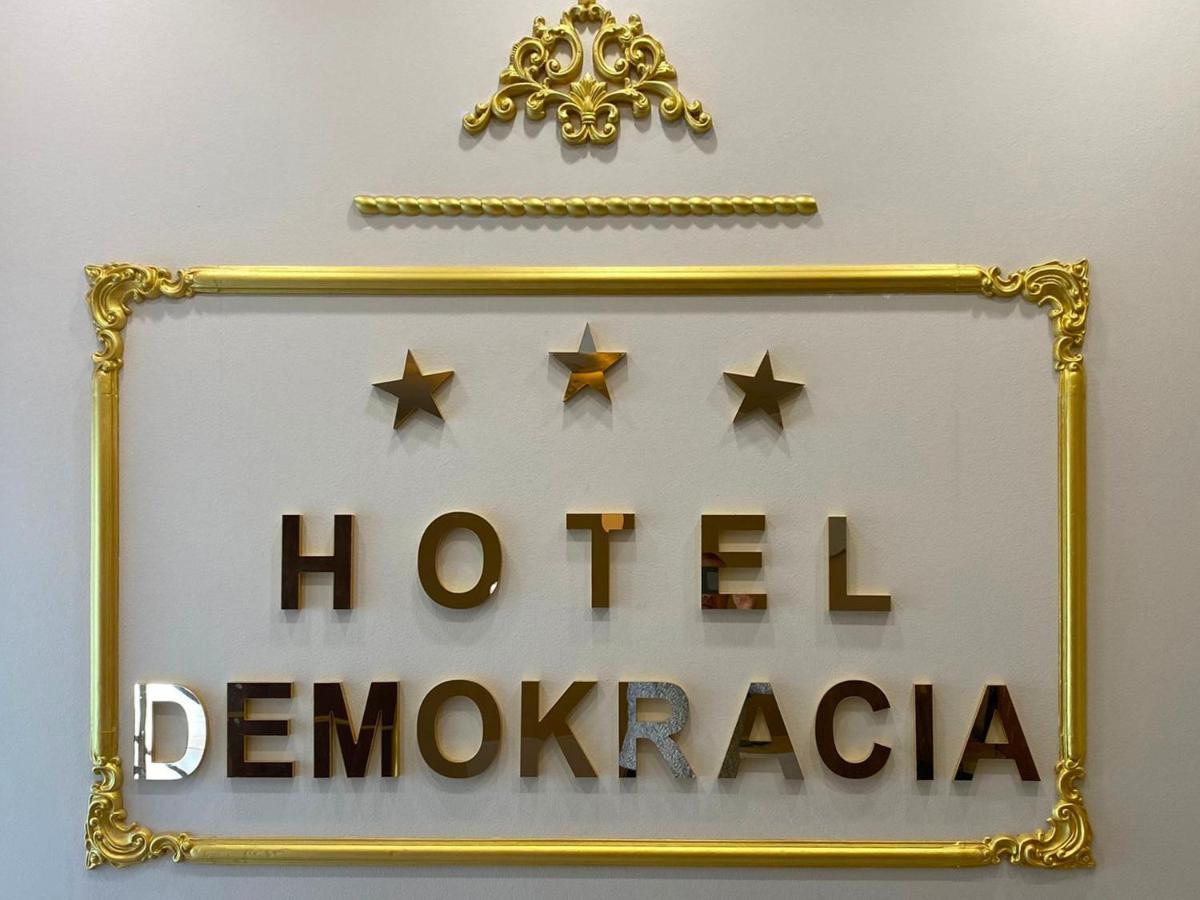 Hotel Demokracia Fushe-Arrez Exterior foto